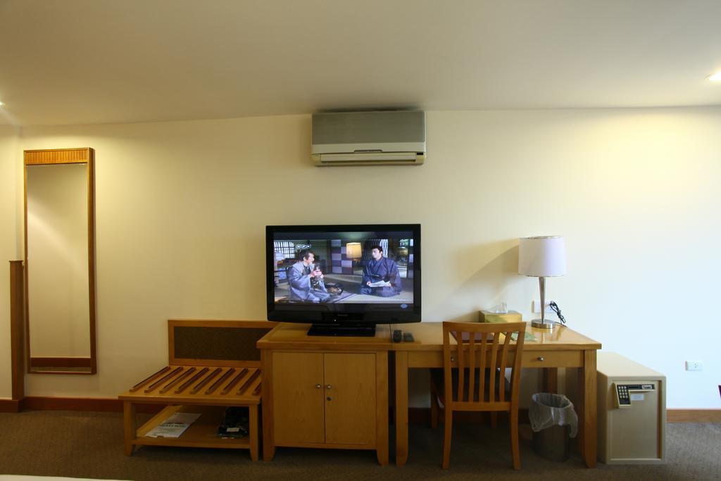 Galaxy Hotel Hanoi Room photo